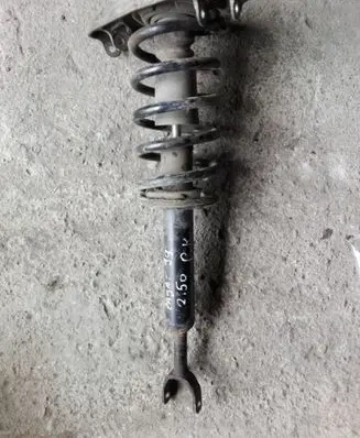 Volkswagen PASSAT B5 Front shock absorber/damper