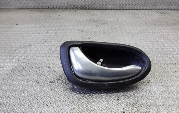 Nissan Primera Rear door interior handle 82671AV600