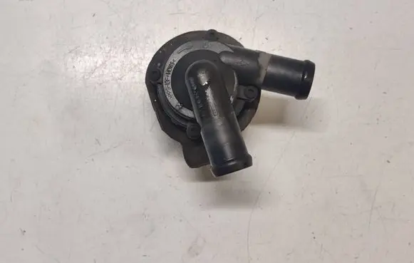 Volvo V60 Electric auxiliary coolant/water pump 31332380