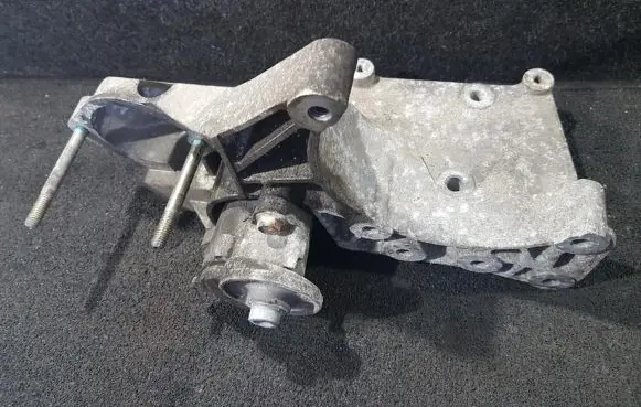 Chevrolet Tacuma Engine mounting bracket 96376278