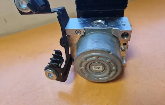 Land Rover Discovery Sport ABS Pump JJ322C405AB 28515463343 A426R18W035