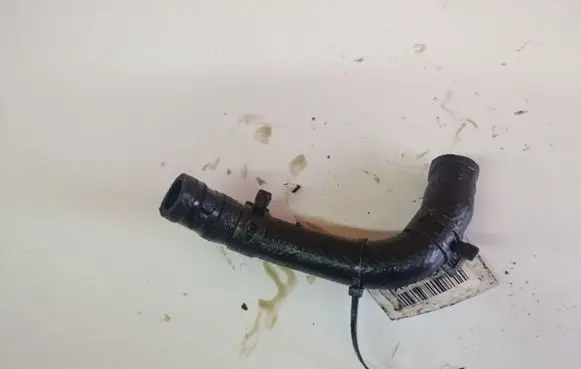 KIA Sorento Engine coolant pipe/hose 