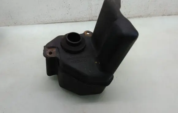 Vacuum air tank