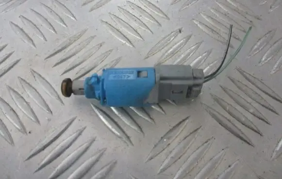 Renault Megane II Brake pedal sensor switch 8200168239-B