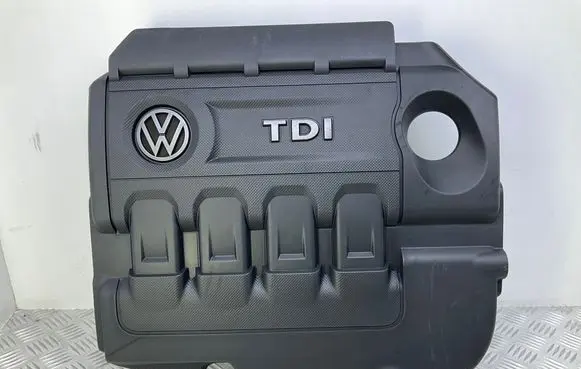 Volkswagen Golf VII Engine cover (trim) 04L103925 04L103954Q