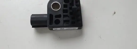 Hyundai ix35 Airbag deployment crash/impact sensor