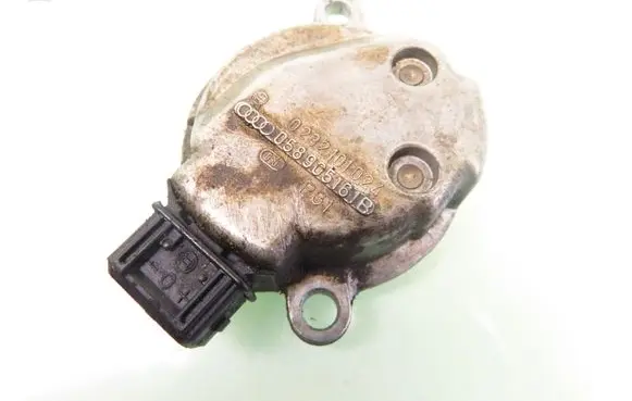 Audi A4 S4 B5 8D Camshaft speed sensor 0232101024 058905161B