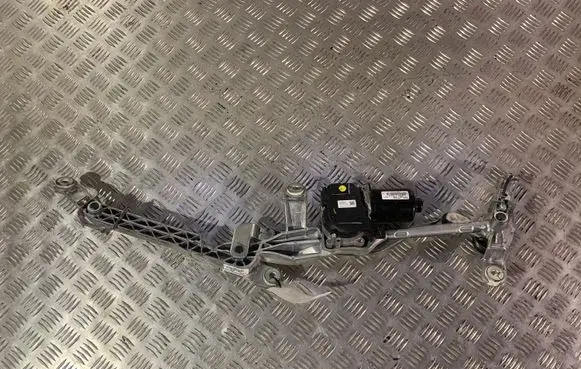 Front wiper linkage