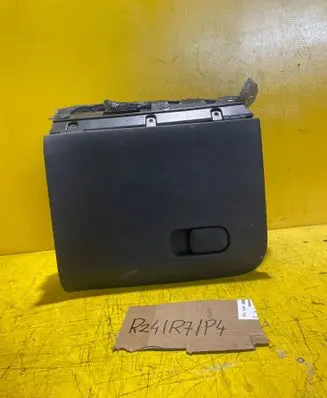 Citroen C3 Picasso Glove box 96881953ZD