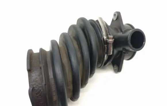 Ford Focus Intercooler hose/pipe AV616C784AD 1059139501