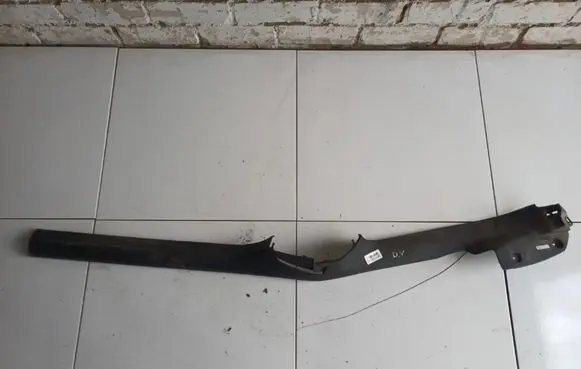 Volkswagen PASSAT B6 Front sill trim cover 8C0853370