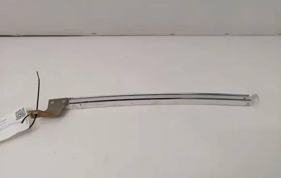 Mercedes-Benz E W123 Rear door windshield rail 