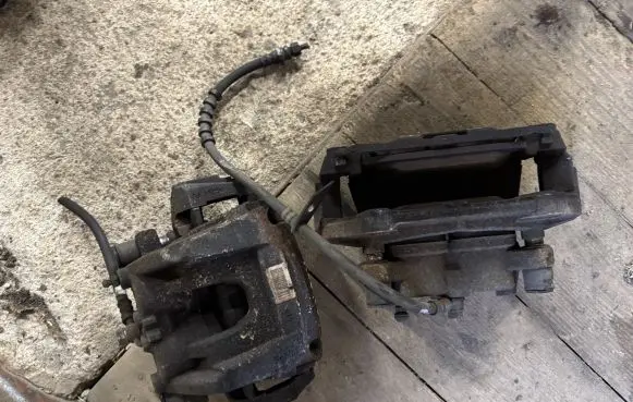 Ford Galaxy Front brake caliper J1GC2011AA