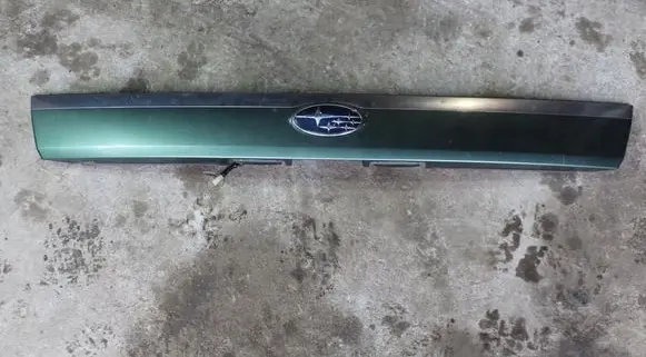 Subaru Forester SG Tailgate trim 