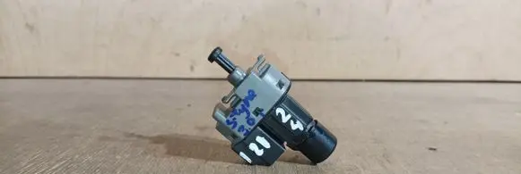 Jaguar S-Type Brake pedal sensor switch
