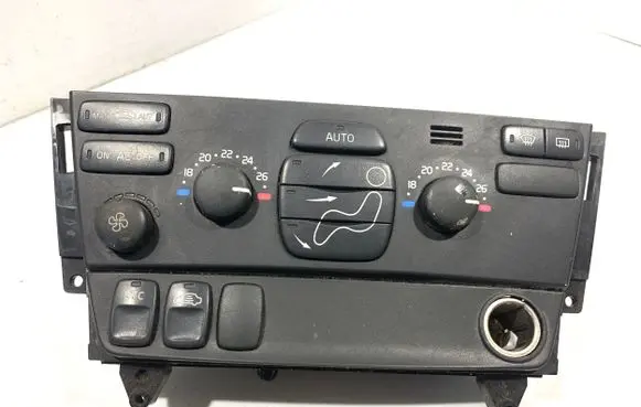 Volvo V70 Climate control unit 30746022 05W10E03 M4103300124