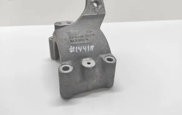 Volkswagen Phaeton Engine mounting bracket 3D0199307P