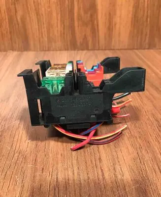 Mercedes-Benz E W211 Fuse module 2115450301 1394331-1