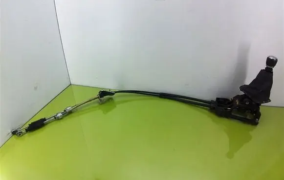 Toyota Avensis T250 Gear shifter/selector 335300509