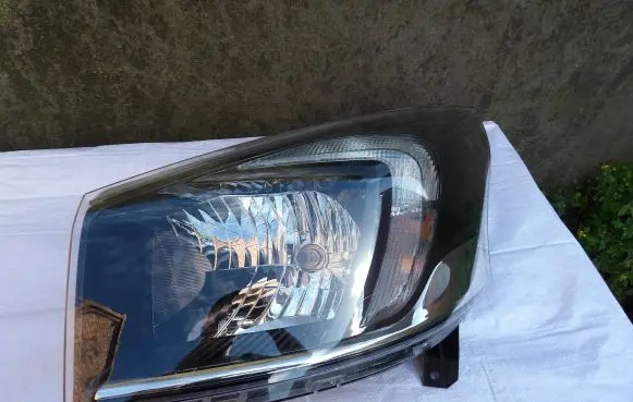 Opel Vivaro Headlight/headlamp 260607359R 1EE01156511 93461915