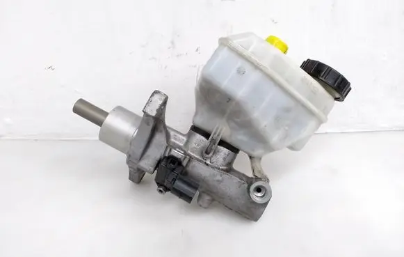 Master brake cylinder
