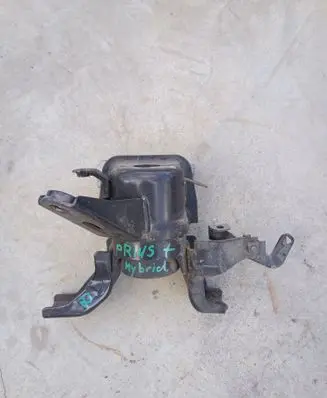 Toyota Prius+ (ZVW40) Engine mount bracket