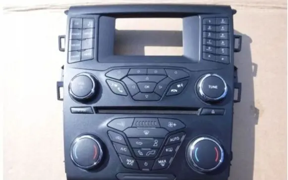Ford Fusion II Head unit multimedia control HS7T18E945CYA
