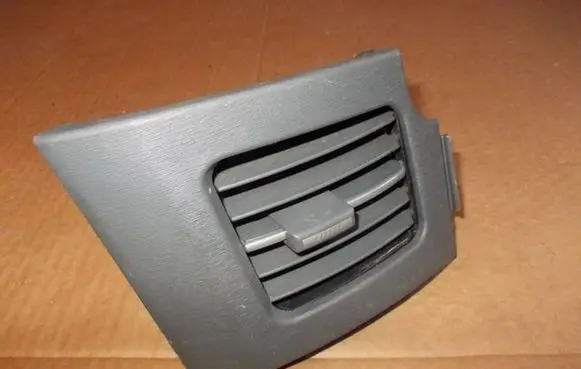 Toyota Prius (XW30) Dashboard side air vent grill/cover trim