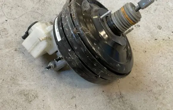 BMW X5 E70 Brake booster 6774622 32067474 VUD32341BA4