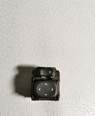 Toyota Avensis T270 Wing mirror switch 183647