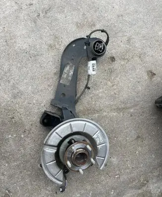 Ford Focus Rear wheel hub JX615A969