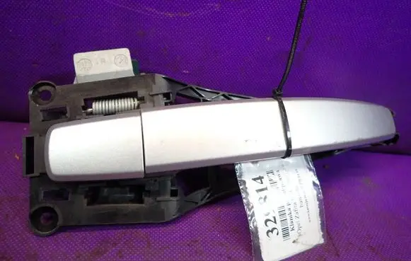 Opel Zafira B Front door exterior handle