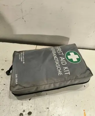 Volvo V70 First aid kit 