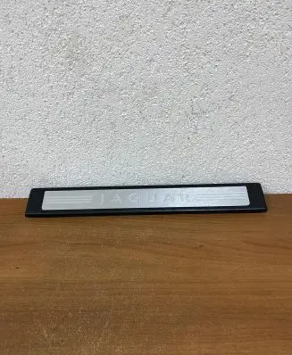 Jaguar XF X250 Side skirt rear trim 8X2313200A E3265