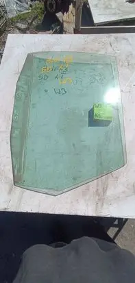 Audi A3 S3 8P Front door window glass four-door 