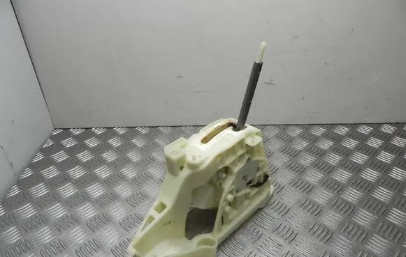 KIA Optima Gear shifter/selector 467002TXXX T8335