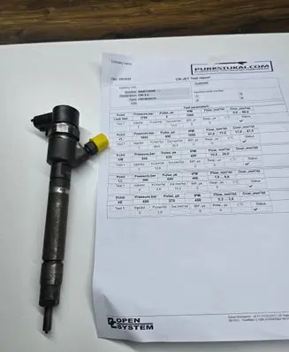 Volvo S80 Fuel injector 30777526