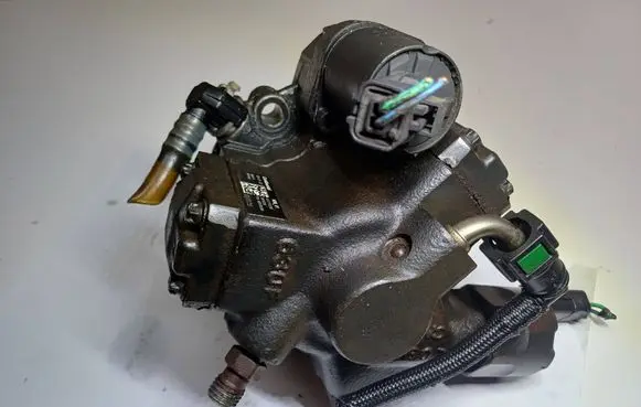 Ford Mondeo MK IV Fuel injection high pressure pump A2C27100268 9685705080 5WS40380