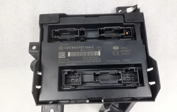 Audi A4 S4 B8 8K Comfort/convenience module 8K0907064C
