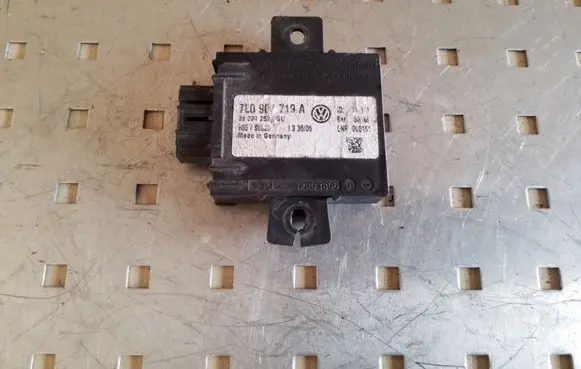 Volkswagen Touareg I Alarm control unit/module 7L0907719A