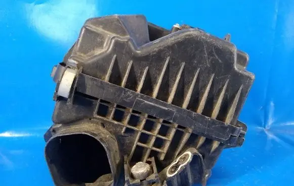 Honda CR-V Air filter box 17211R6AJ00