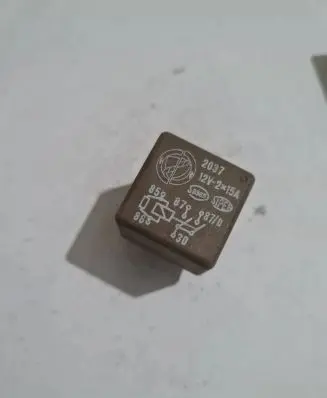 Opel Zafira B Other relay 859879987D 2037 858879087D