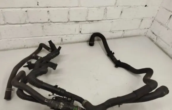 Ford Focus Engine coolant pipe/hose 9647768980