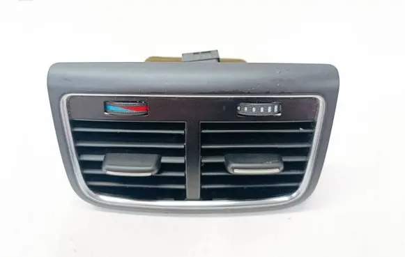 Rear air vent grill