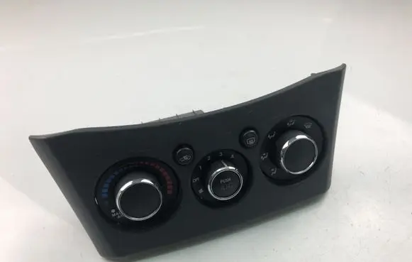 Mitsubishi Eclipse Climate control unit MN121361HA
