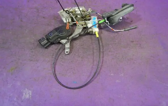 Citroen C1 Front door lock