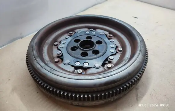 Volkswagen PASSAT CC Flywheel