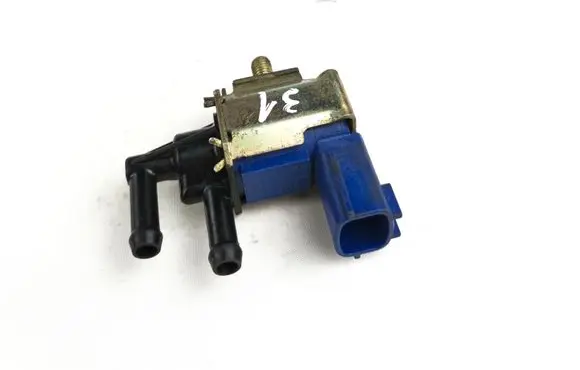 Nissan Primera Turbo solenoid valve fddb100 0w0426b