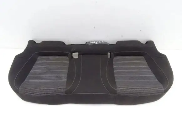 Opel Insignia A Second row seats 