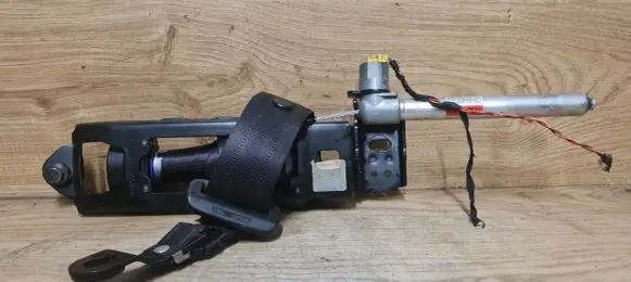 Volvo V50 Front seatbelt 6841782